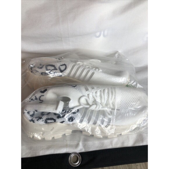 Women's White Sneakers with Leopard Print Size 8.5 Lightweight NEW!! CUTE!! - Picture 3 of 7